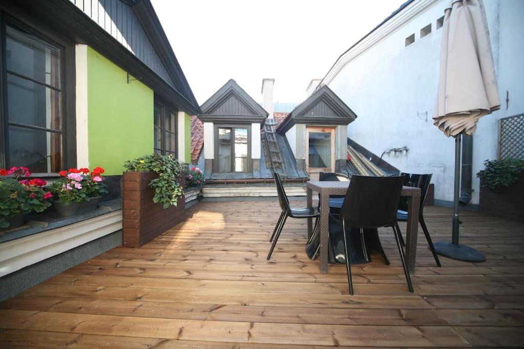 Two Bedroom / Old Town With Private Terrace Riga Exterior photo